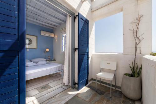 PURE WHITE 1BD house with amazing Sea Views in Naousa