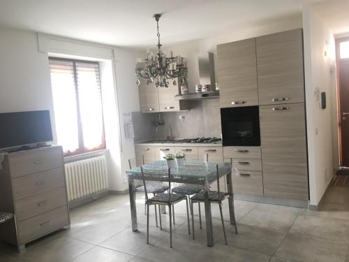 A kitchen or kitchenette at Casa Leo