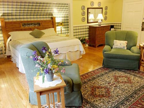 Highland Lake Inn & Resort - Flat Rockにあるベッド