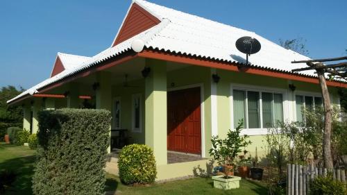 Bangunan di mana terletaknya rumah percutian