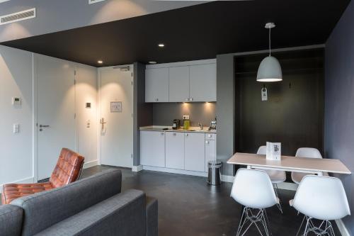 Dapur atau dapur kecil di B-aparthotel Kennedy