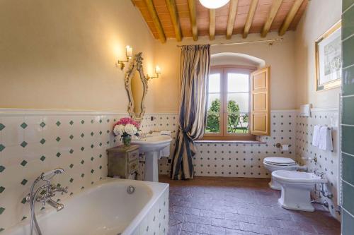 Ένα μπάνιο στο La dimora dell'inventore luxury B&B