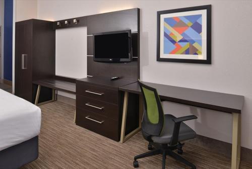Holiday Inn Express Hotel and Suites Abilene, an IHG Hotel - Habitación Estándar Queen Con Dos Camas Queen Y Bañera De Movilidad Accesible