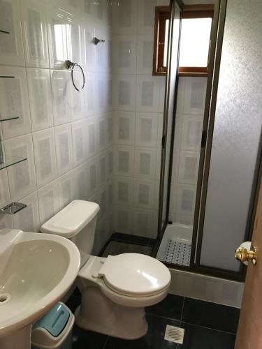 Phòng tắm tại Cabañas Rukafun 1