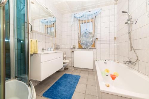 Mira Holiday Home