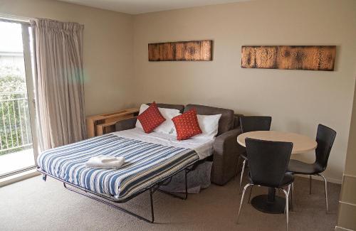 Gallery image of TOWER JUNCTION MOTOR LODGE - Best Location - Free Pickup & Dropoff Service to Christchurch Railway Station - walking Distance to Westfield mall, Tower junction mall, Addington Raceway and Hagley Park etc in Christchurch