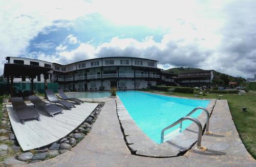 Bazén v ubytování Hotel Luisiana nebo v jeho okolí
