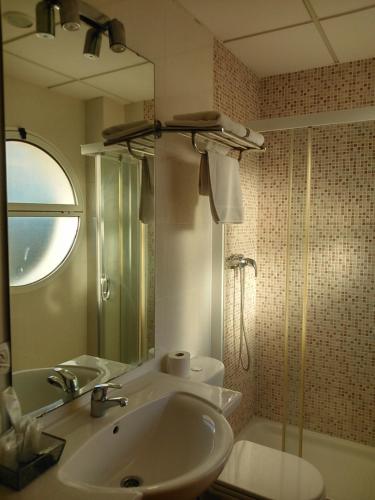 Kúpeľňa v ubytovaní Hotel Las Canteras de Puerto Real