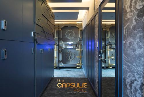 Galeri foto The Capsule Hotel di Sydney