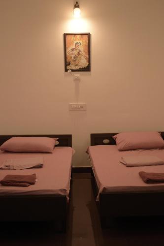 Una cama o camas en una habitación de Vretreat