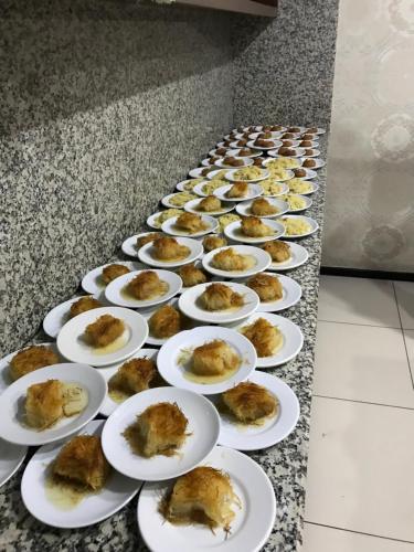 ホテルの敷地内または近くでの食事または食べ物