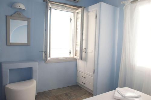 Ένα μπάνιο στο Vega Apartments