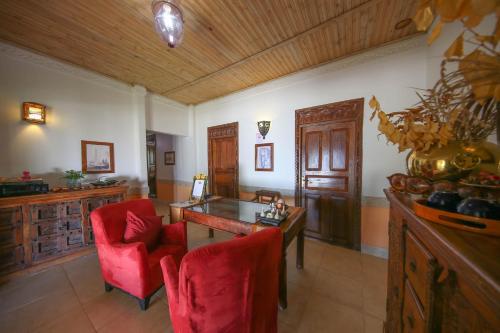 Kinasi Lodge – Photos 3