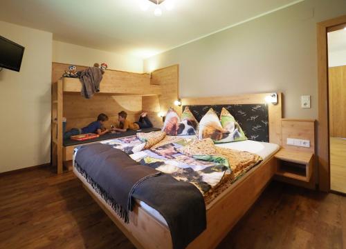 Postel nebo postele na pokoji v ubytování Bio-Bauernhof Reiterhof