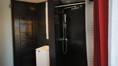 Ένα μπάνιο στο Ze Perfect Place - Ideal ! 2 Pièces Antiquaires, Port Garibaldi