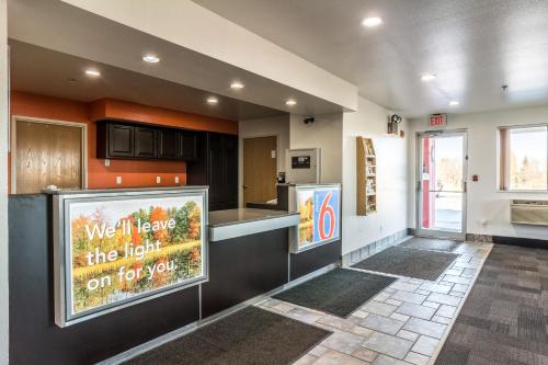 The lobby or reception area at Motel 6-Barkeyville, PA