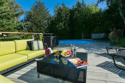 Kolam renang di atau dekat dengan 241 - La Côte Fleurie - Les Immeubles Charlevoix