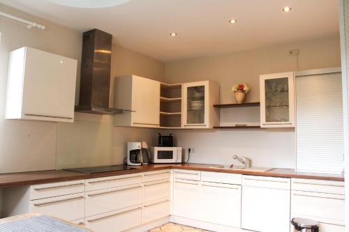 Dapur atau dapur kecil di Ferienwohnanlage Schwabe mit Schwimmbad