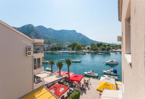 Modern new flat next to river Cetina