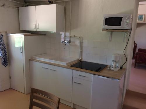 Afbeelding uit fotogalerij van Maison du jardinier in Épineuil-le-Fleuriel