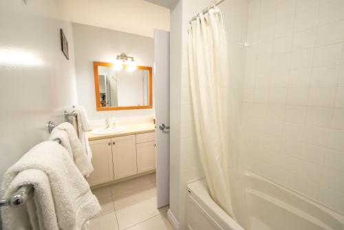 Luxury Oceanfront Condo by OnlyBC 101 – Photos 3