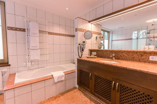 Koupelna v ubytování Hotel & Gaststätte zum Erdinger Weißbräu