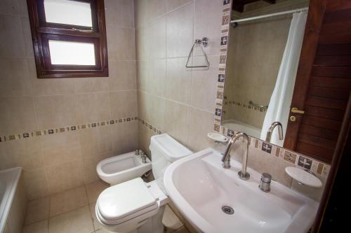 Et badeværelse på Tennis Ranch Pinamar