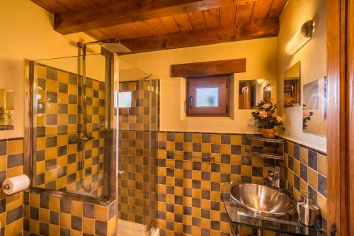 Kúpeľňa v ubytovaní CASUCAS LA GUARIZA - Casa Susi -