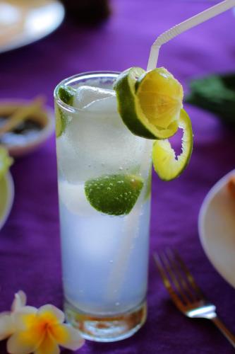 Bebidas en Crystal Bay Bungalows