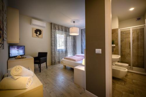 Kylpyhuone majoituspaikassa Bernina Express Eco Rooms&Breakfast