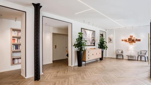 Gallery image of Hotel Royal Saint Honore Paris Louvre in Paris