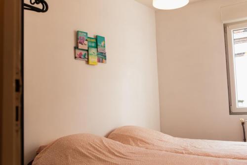 Un pat sau paturi într-o cameră la danish house 6/8 ps maison Danoise tout confort