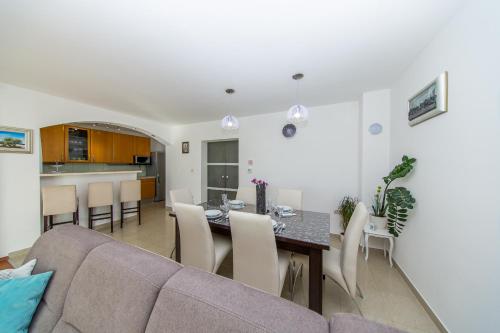 Η κουζίνα ή μικρή κουζίνα στο Apartment Luni