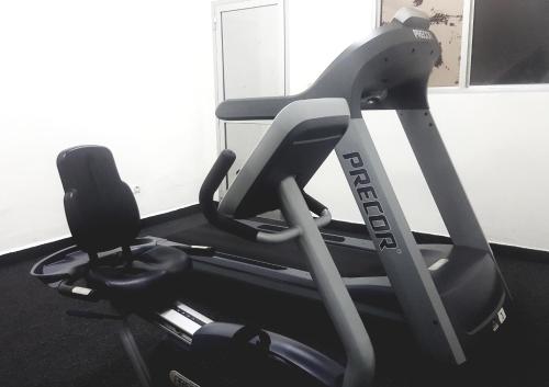 Gimnasio o instalaciones de fitness de Grand Hotel Central Conakry