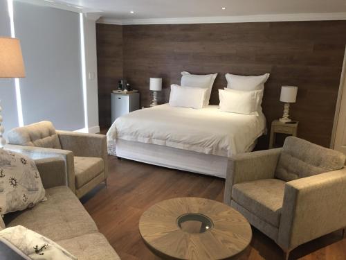 Gallery image of Gull on the Bay Boutique Guest House in Bloubergstrand