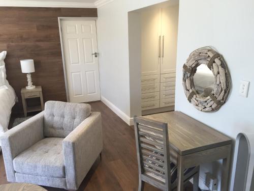 Gallery image of Gull on the Bay Boutique Guest House in Bloubergstrand