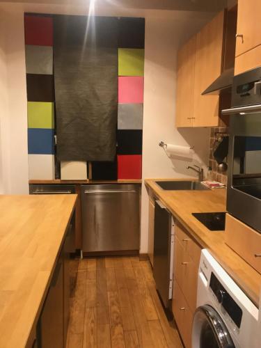 Quartier Montorgueil, voie piétonne, dans un immeuble du XVème