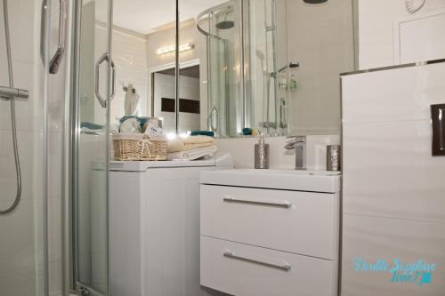 Ένα μπάνιο στο Apartment Double Sapphire Time