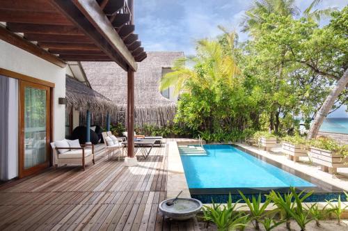 Бассейн в Taj Coral Reef Resort & Spa - Premium All Inclusive with Free Transfers или поблизости