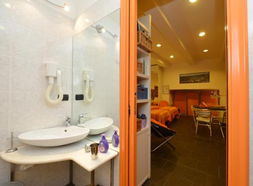 Gallery image of B&B dell'Acquario in Genova