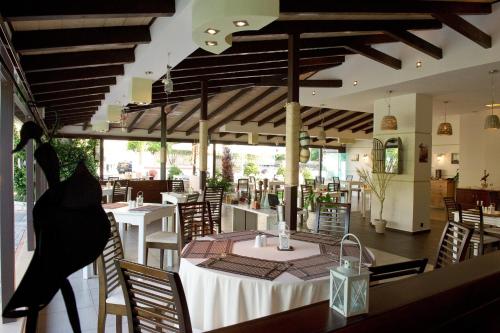 Restaurace v ubytování Alfa Hotel
