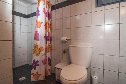 A bathroom at Roula Apartments
