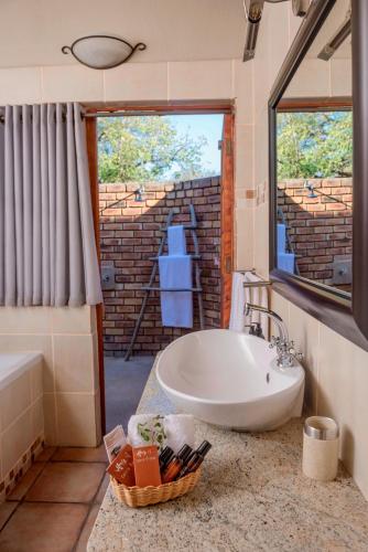 La Kruger Lifestyle Lodge - No Loadsheddingにあるバスルーム
