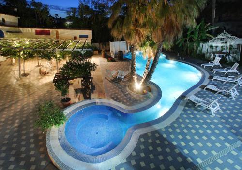 Gallery image of Regent Beach Hotel & Apartments in Catona