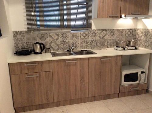 Küche/Küchenzeile in der Unterkunft Renovated apartment
