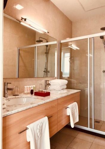 Un baño de Pefaco Hotel Maya Maya