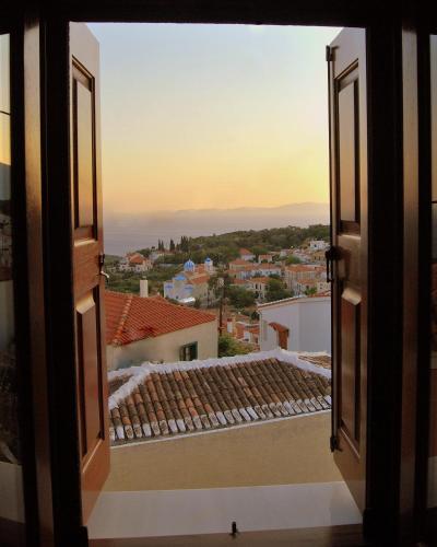 Балкон или терраса в Unique breathtaking seaview house