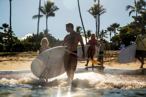 Tetamu yang menginap di OUTRIGGER Kāʻanapali Beach Resort