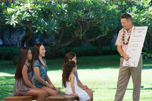 Tetamu yang menginap di OUTRIGGER Kāʻanapali Beach Resort
