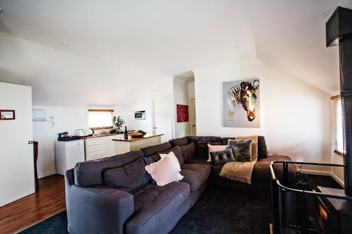 O bucătărie sau chicinetă la Northfield Boutique Apartments